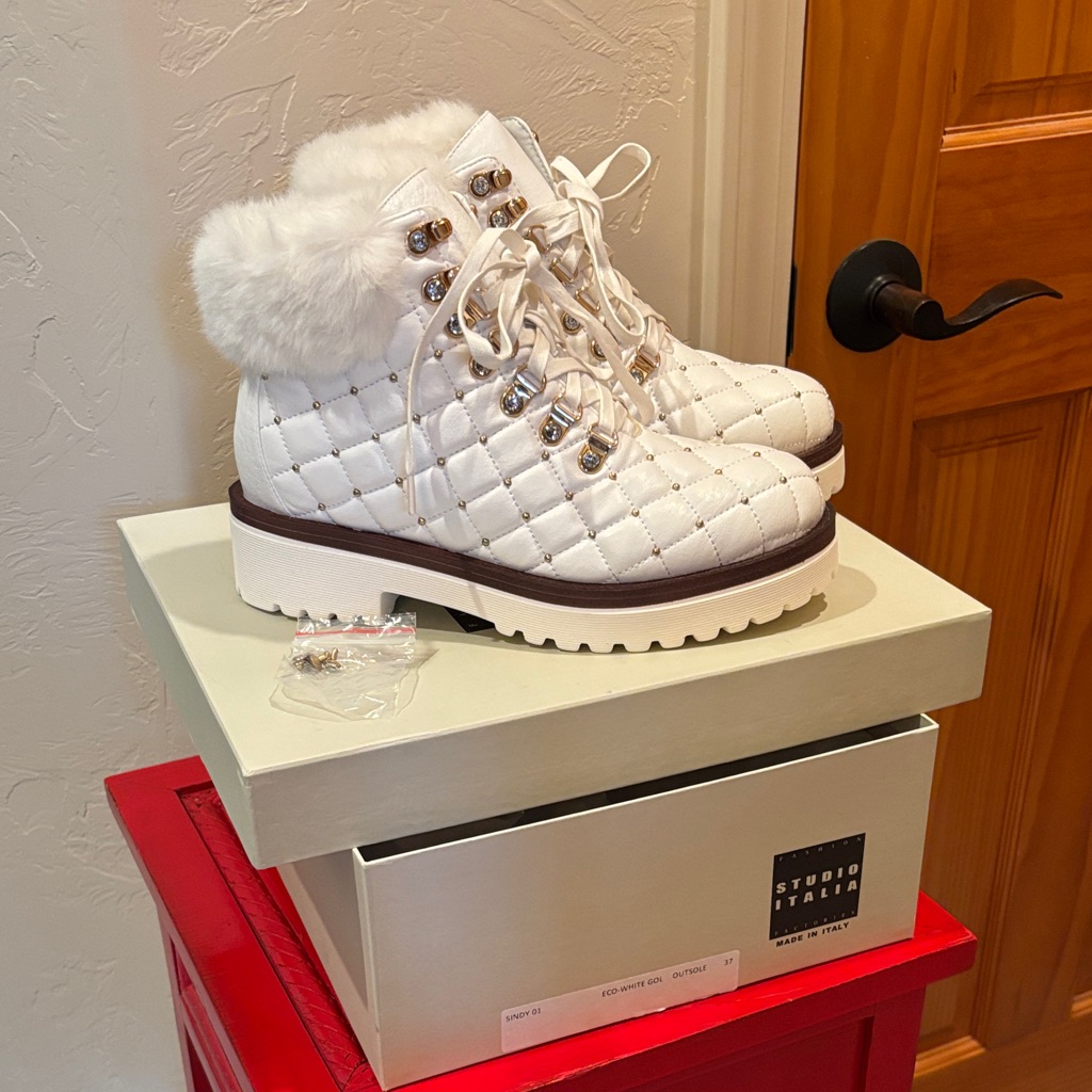 Studio Italia Nib White Leather Studded Fur Trimmed Boots Size 7